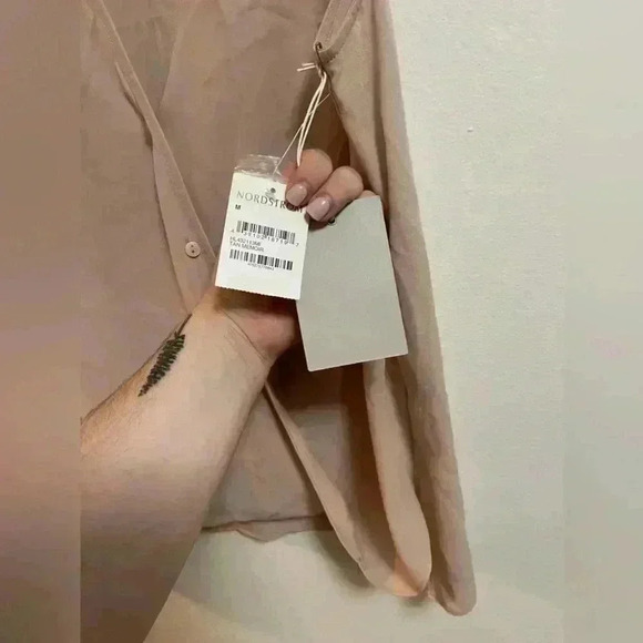 NWT - Chelsea28 - Women’s Loose Fitting Cream Tank Top Blouse - Size M - Picture 5 of 9